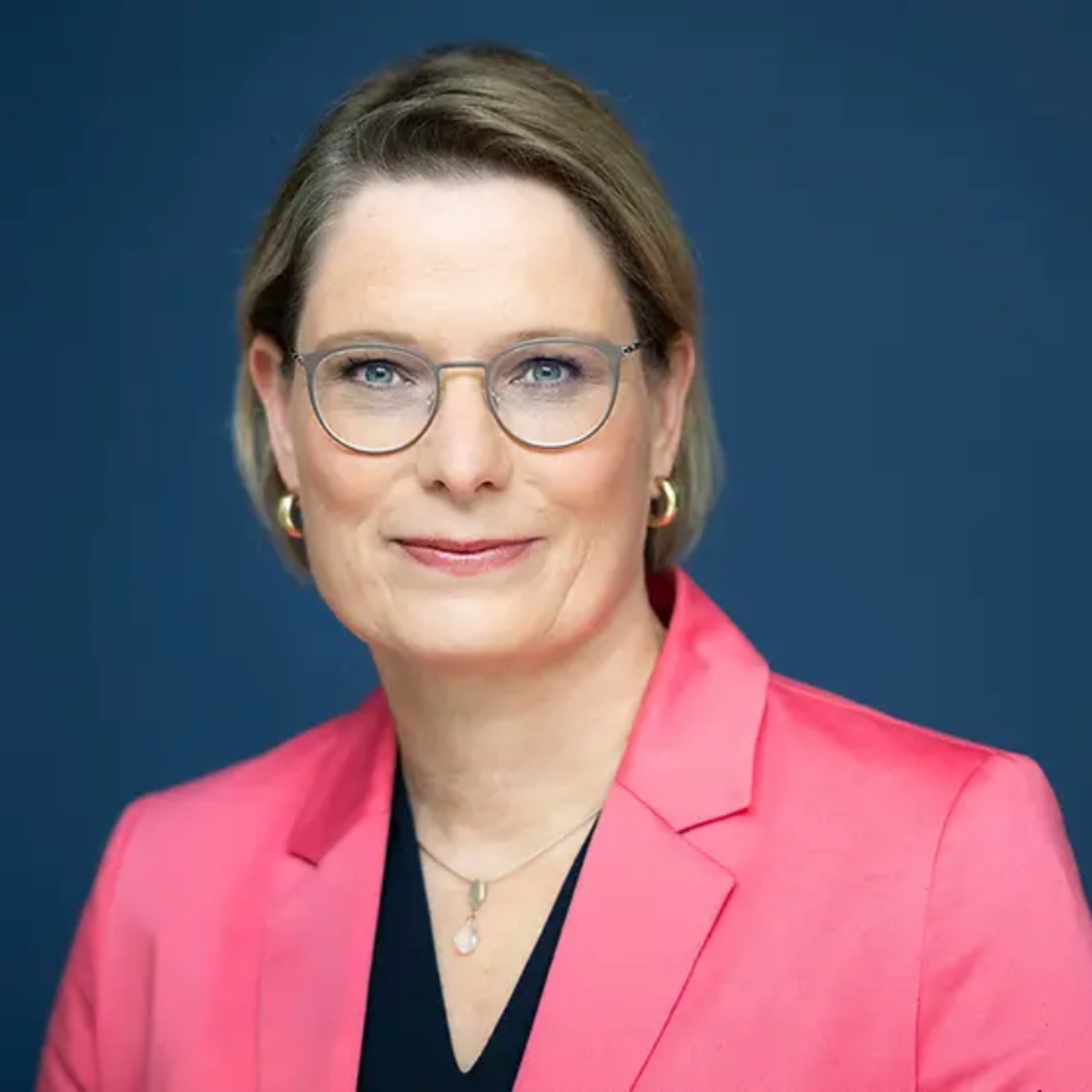 Dr. Stefanie Hubig
