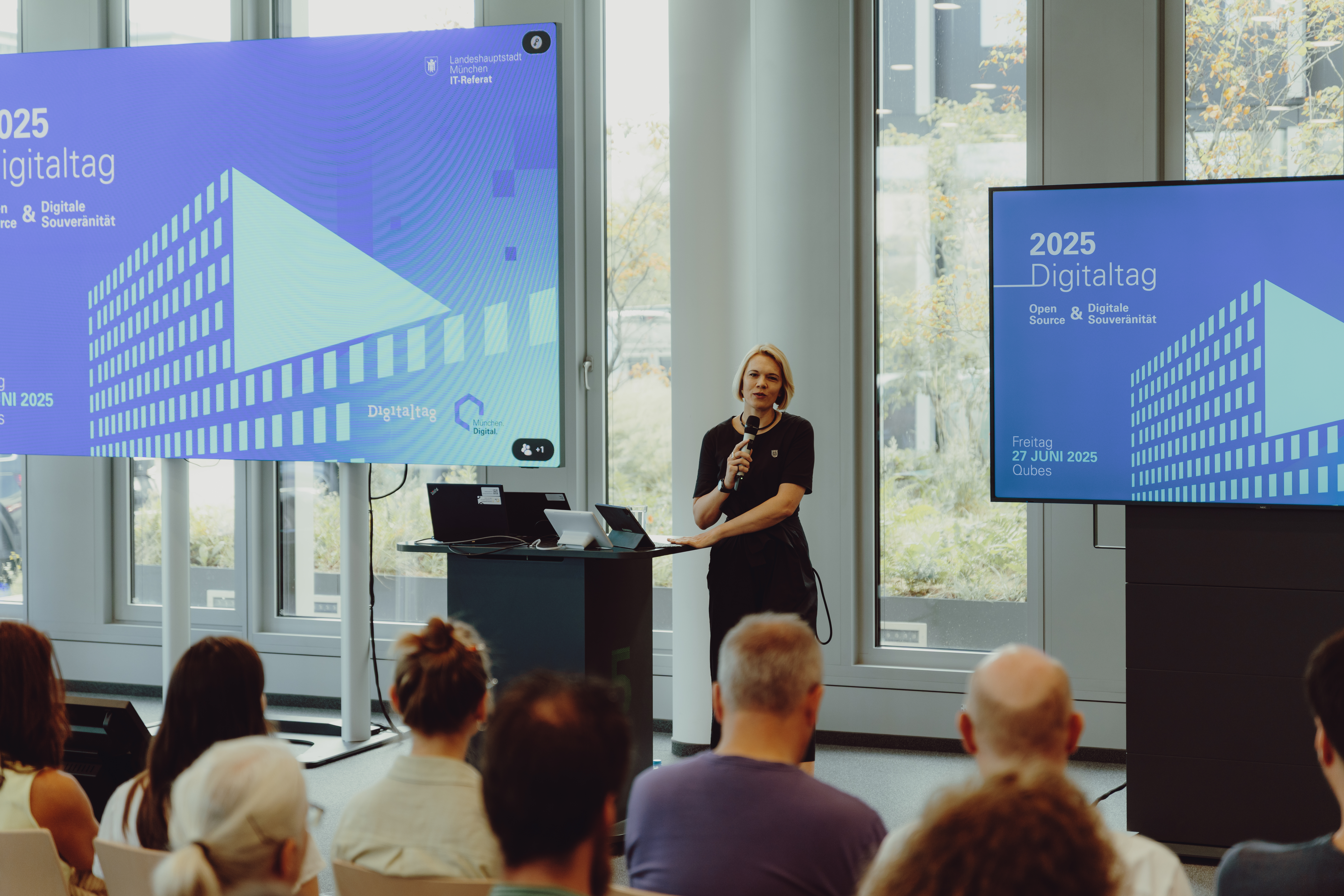  Foto von der Digitaltag-Aktion der Stadt München zum Thema „Open Source & Digitale Souveränität“