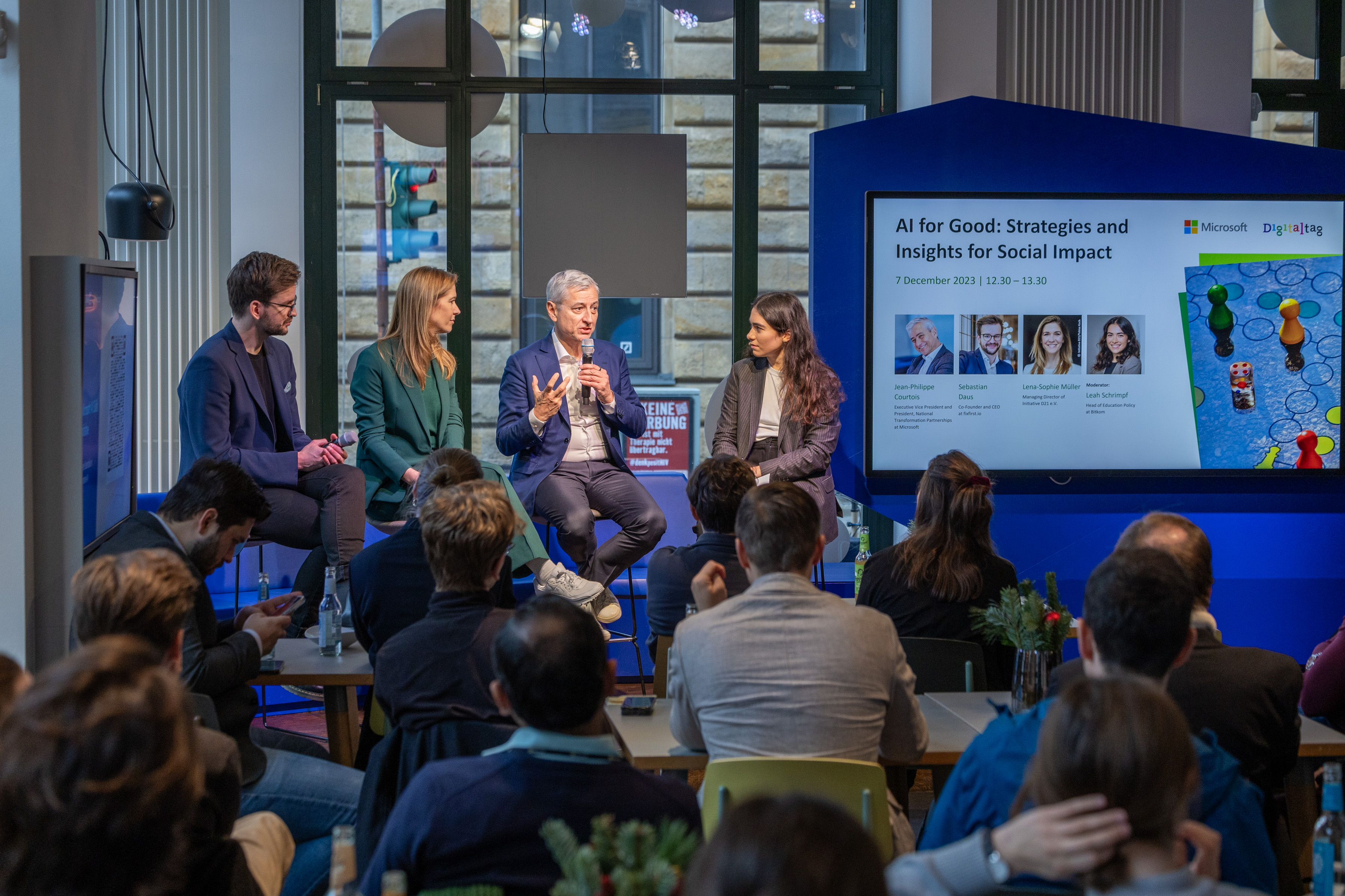 Foto der Paneldikussion der Veranstaltung AI for Good: Strategies and Insights for Social Impact